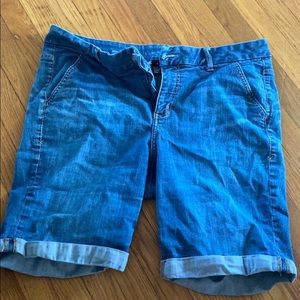 Bermuda shorts in excellent condition